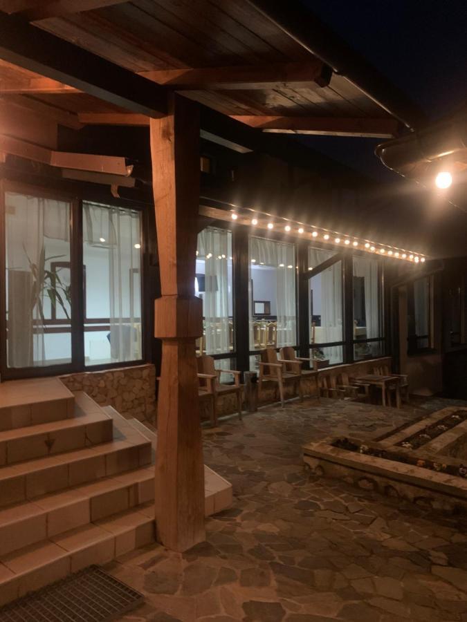 Hotel No Comment Rustic Curtea de Argeş Exteriér fotografie
